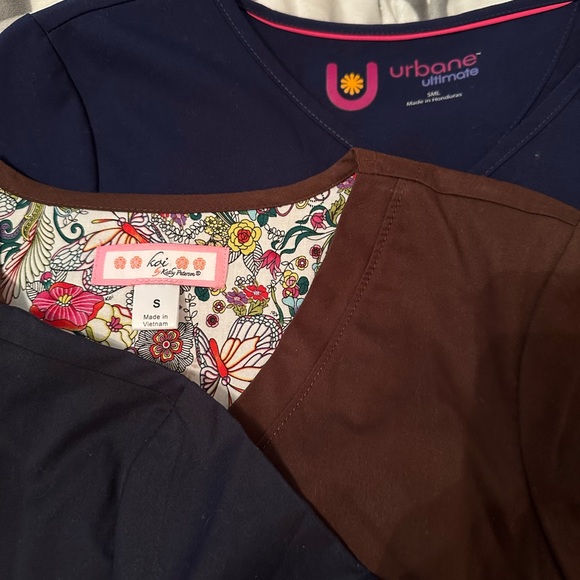 Scrub tops bundle - Picture 2 of 4